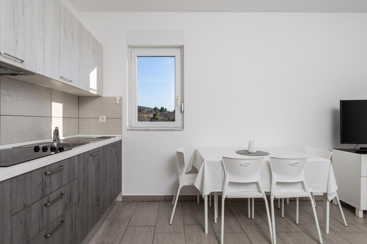 Apartment Tonka Barbat na Rabu エクステリア 写真